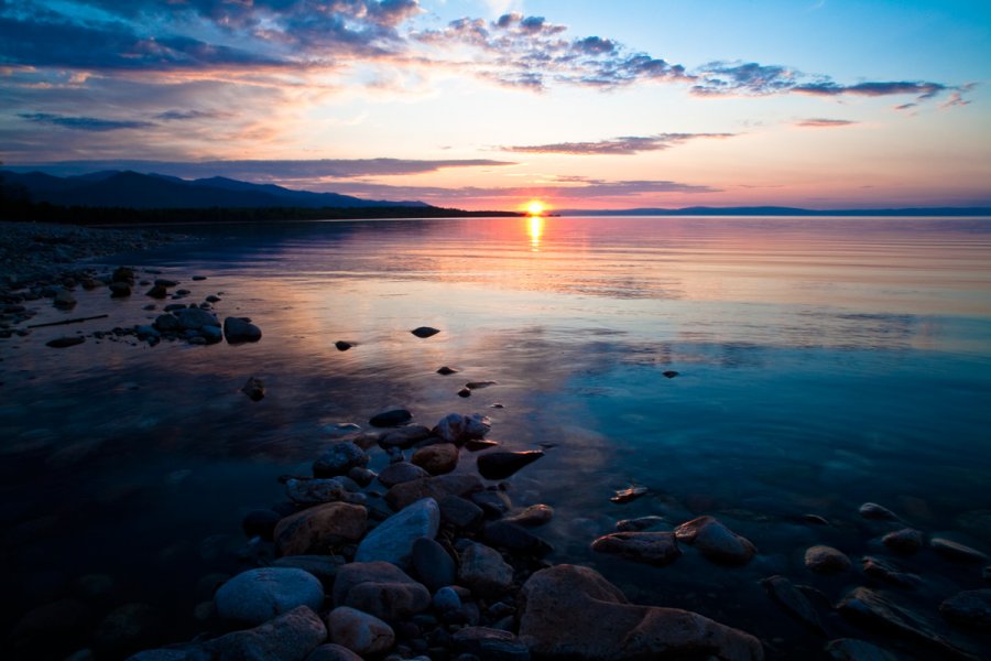 Озеро Байкал на закате